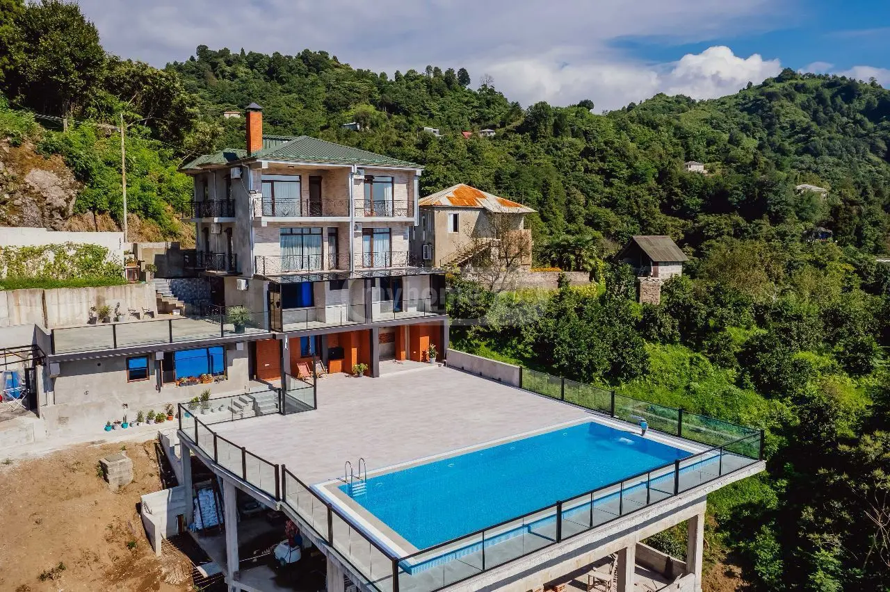 For Sale 10+ Room Private House In Batumi view 3