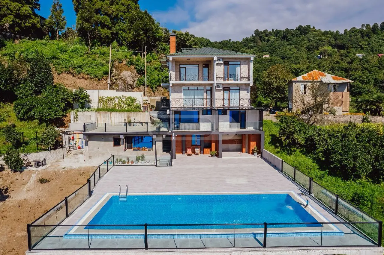 For Sale 10+ Room Private House In Batumi view 1