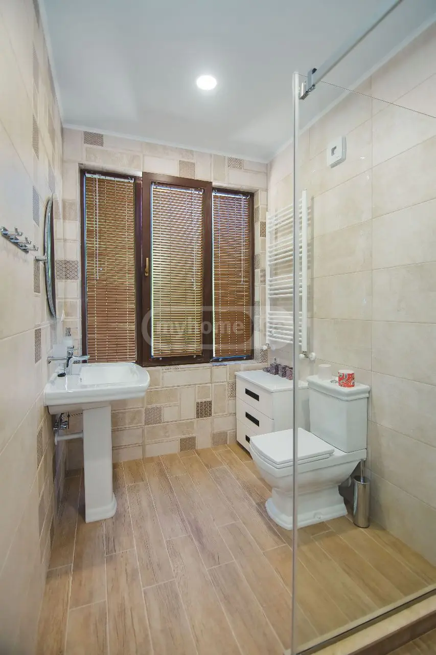 For Sale 10+ Room Private House In Batumi view 4