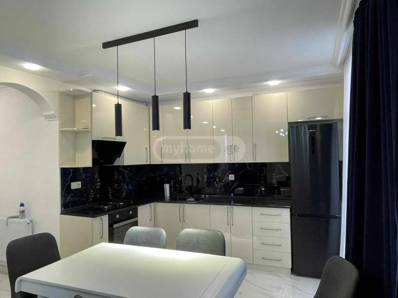 For Rent 3 Room Apartment view 4
