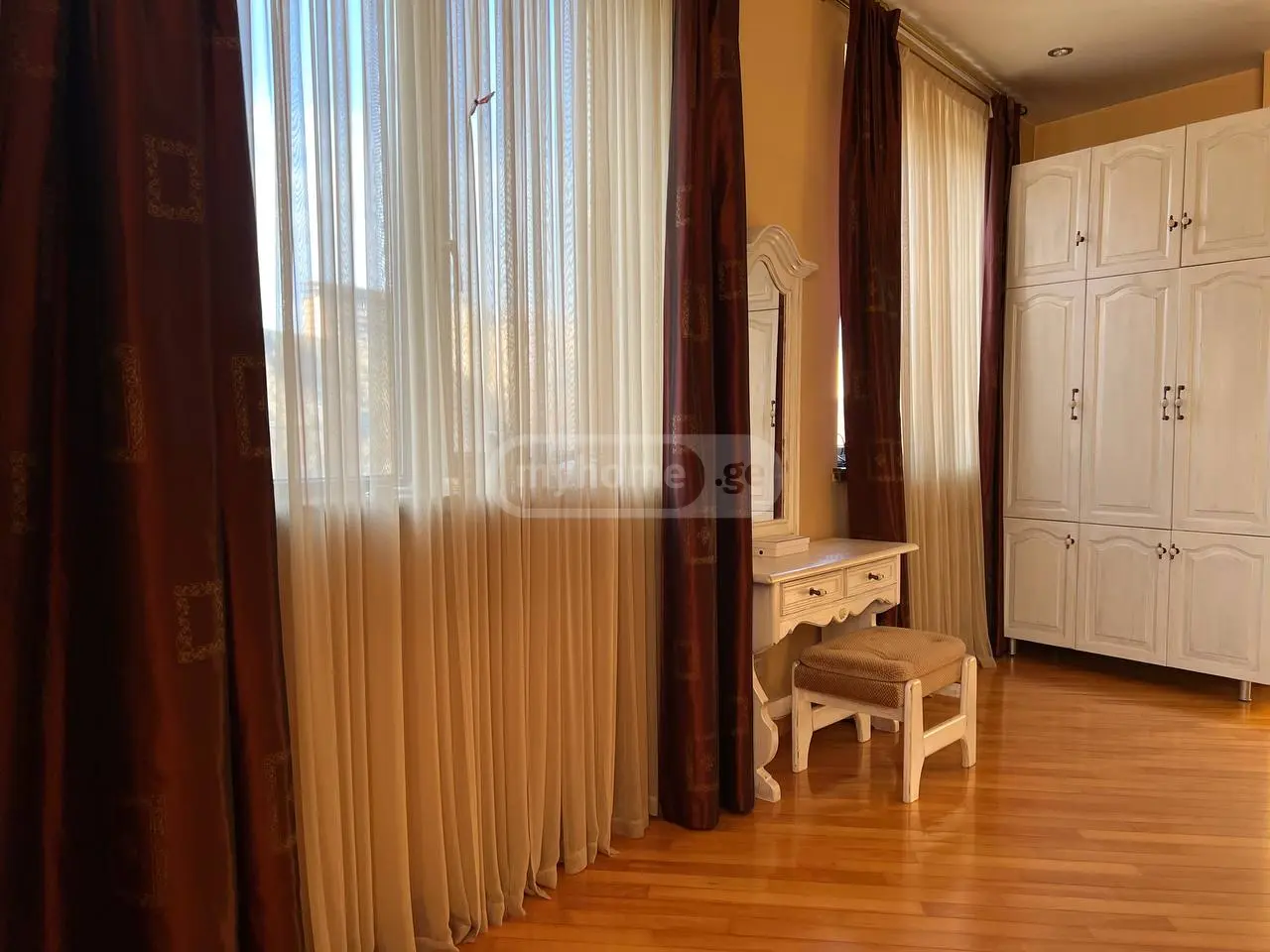 For Sale 4 Room Apartment view 9