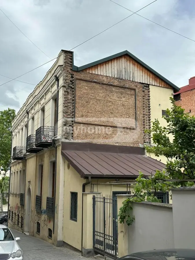 For Sale 4 Room Apartment Chughuretshi view 5