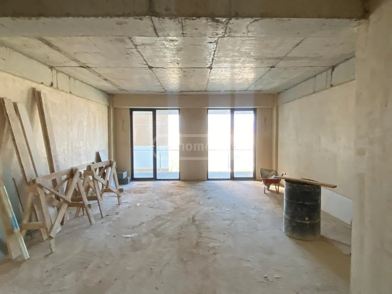 For Sale 4 Room Apartment view 1