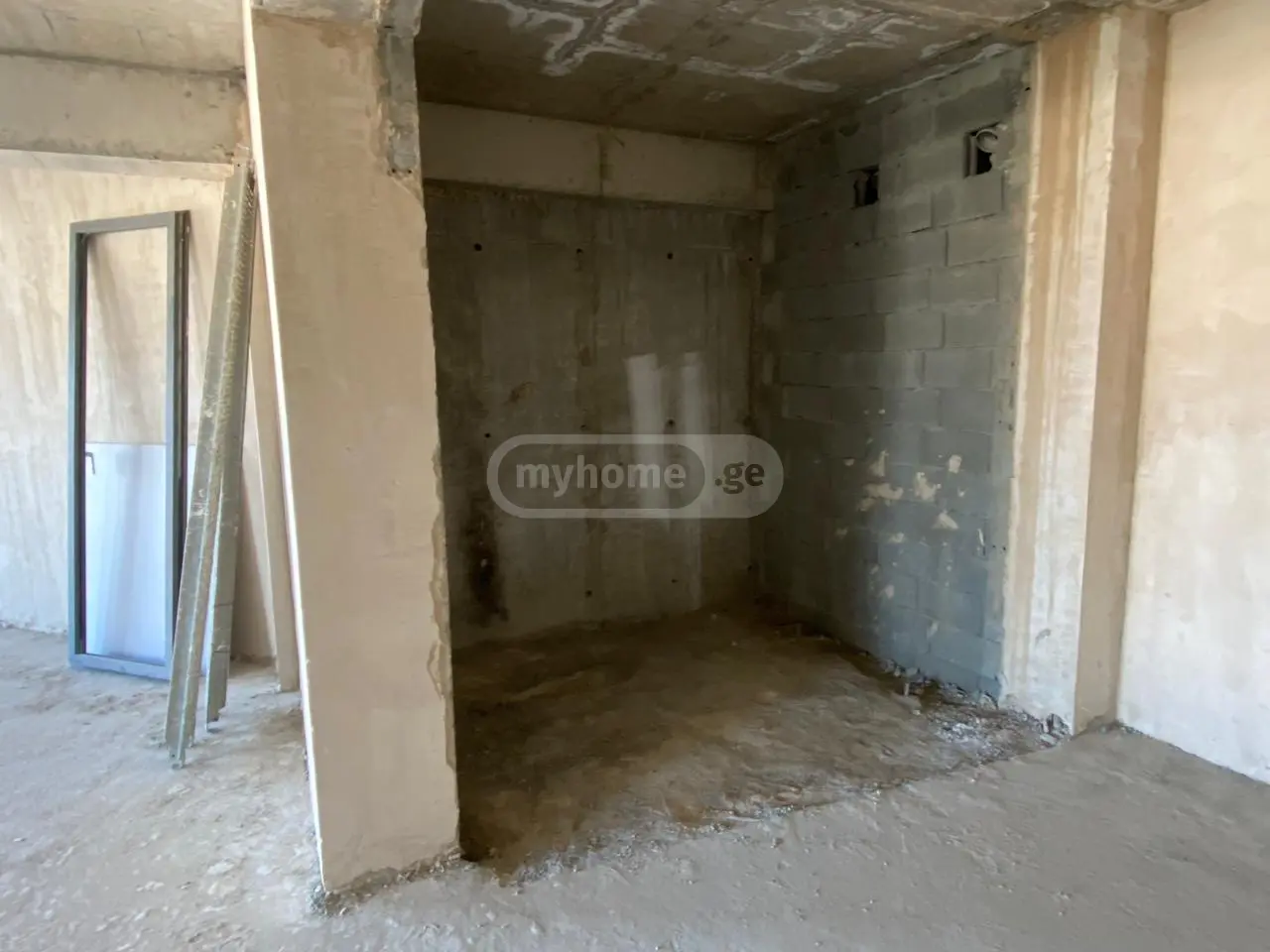 For Sale 4 Room Apartment view 6