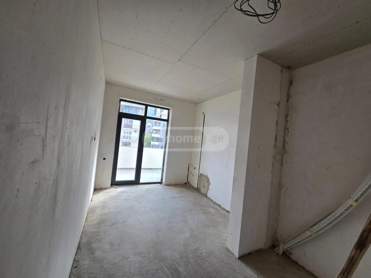 For Sale 4 Room Apartment view 3