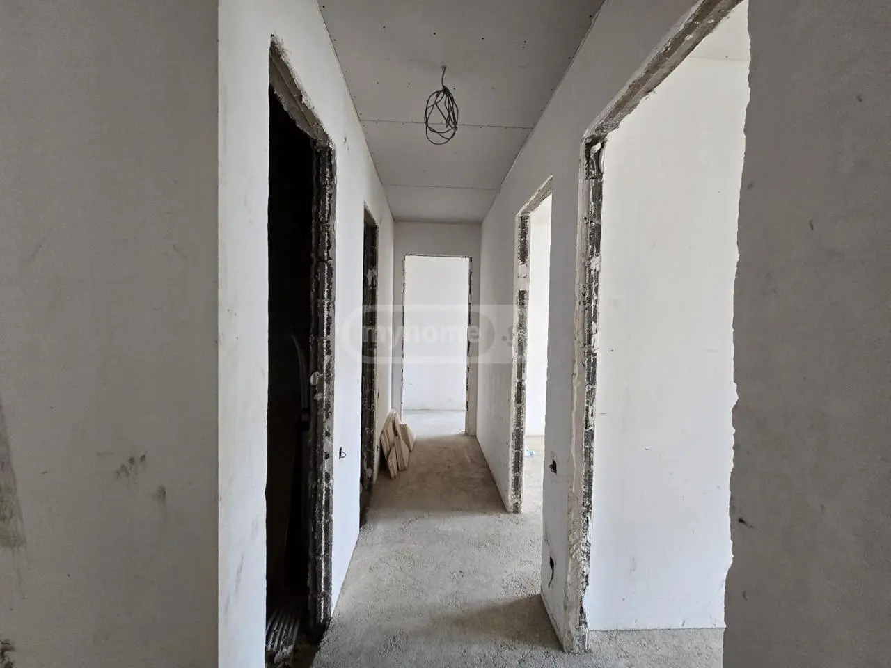 For Sale 4 Room Apartment view 9