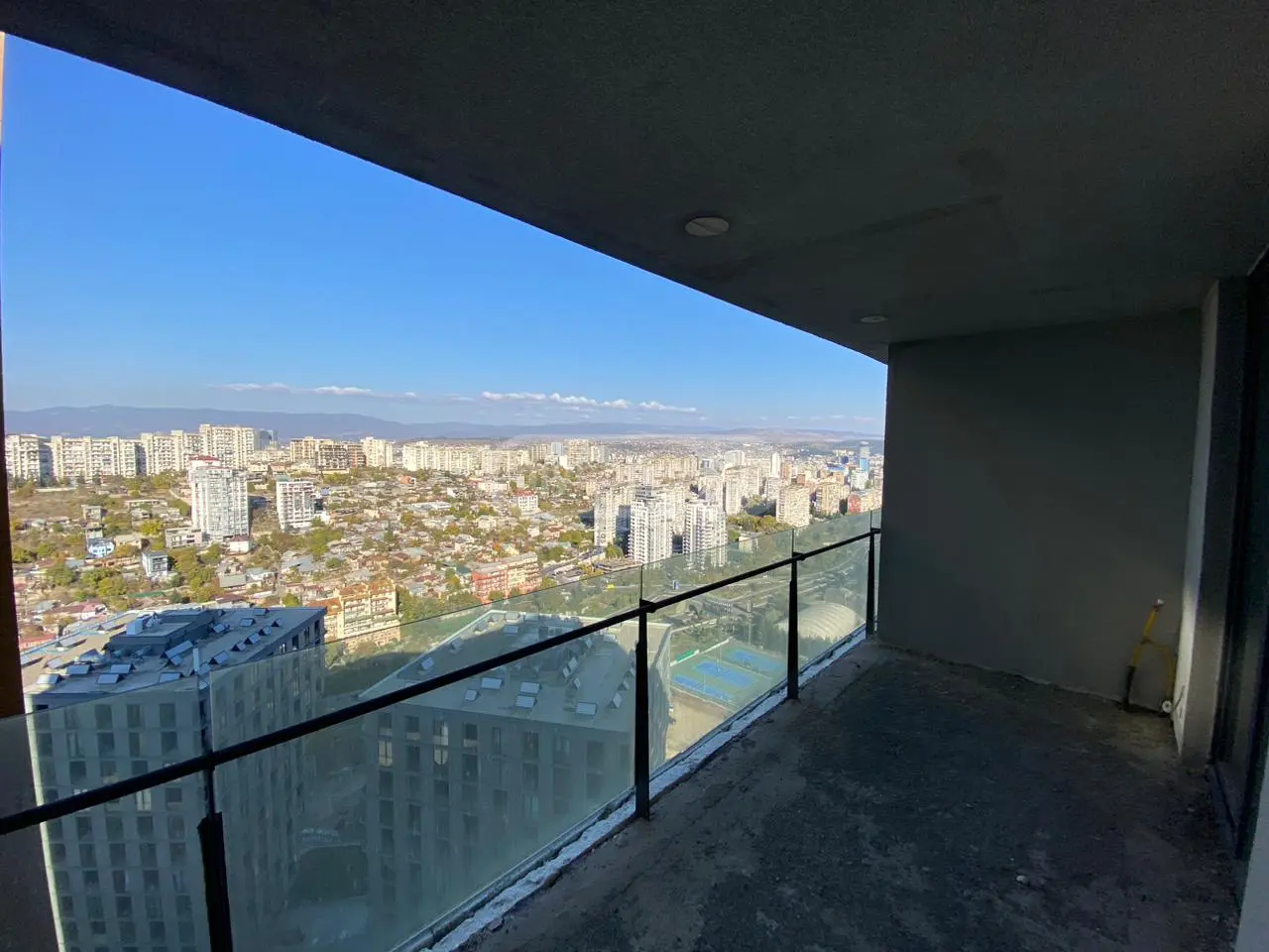 For Sale 4 Room Apartment view 8