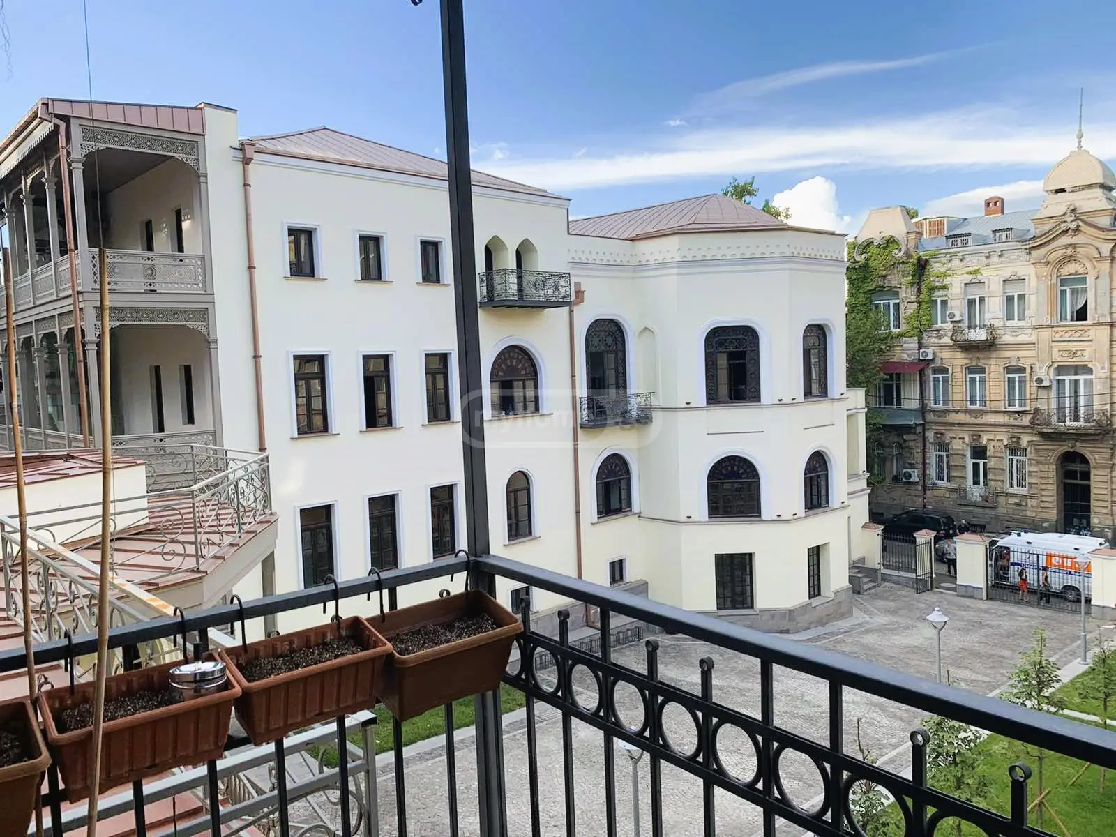 For Rent 5 Room Private House Mtatsmindaze view 9