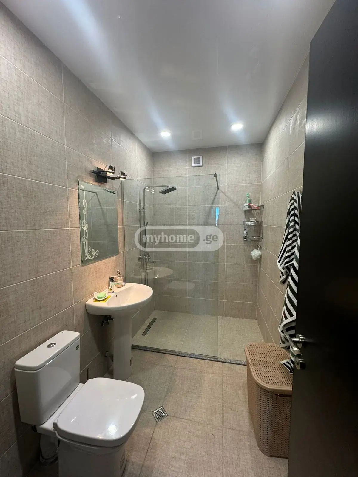 For Rent 7 Room Private House Tsqnetshi view 4