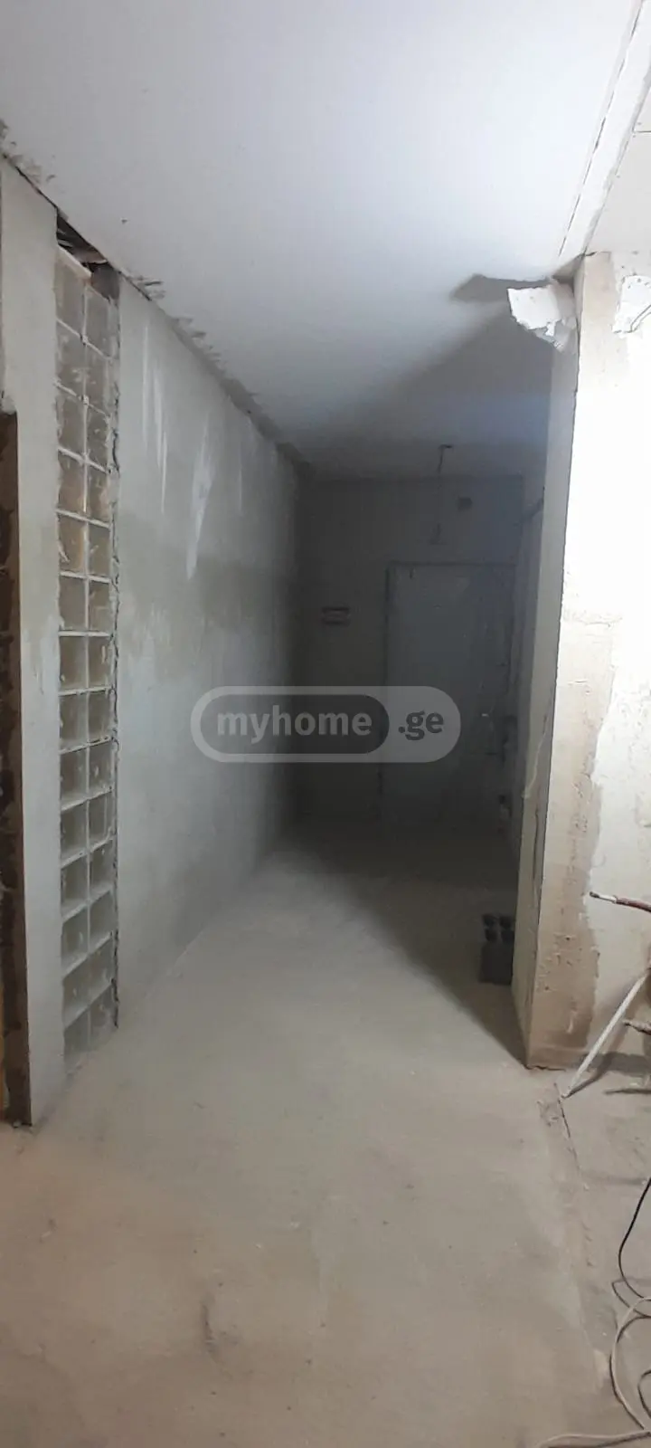 For Sale 4 Room Apartment view 5