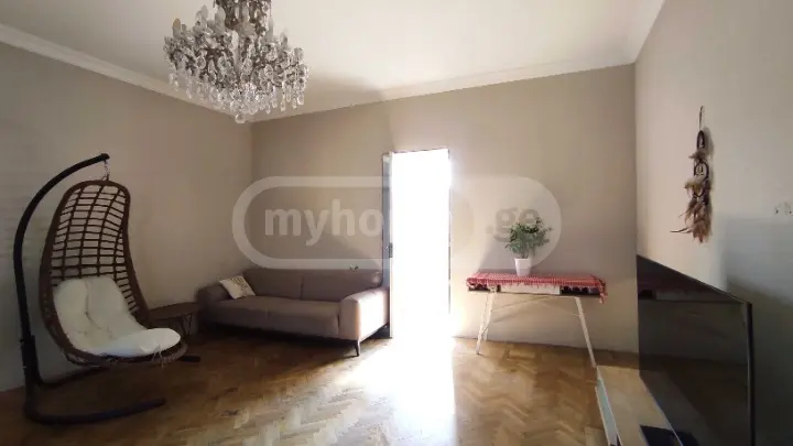 For Sale 4 Room Apartment Chughuretshi view 3