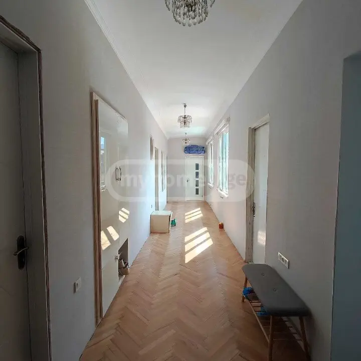 For Sale 4 Room Apartment Chughuretshi view 1