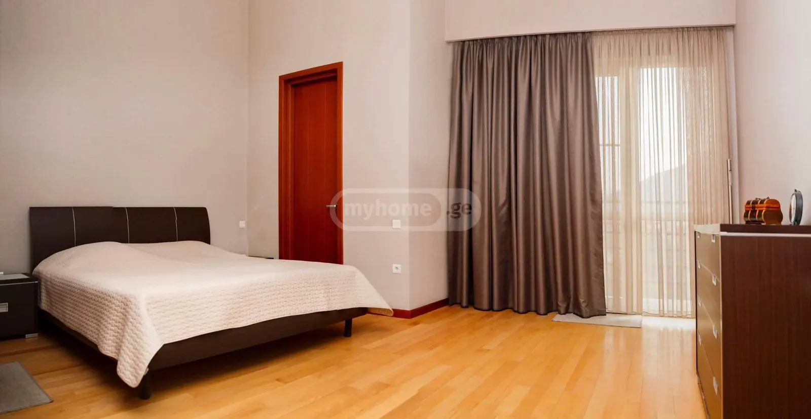 For Rent 4 Room Apartment Veraze view 3