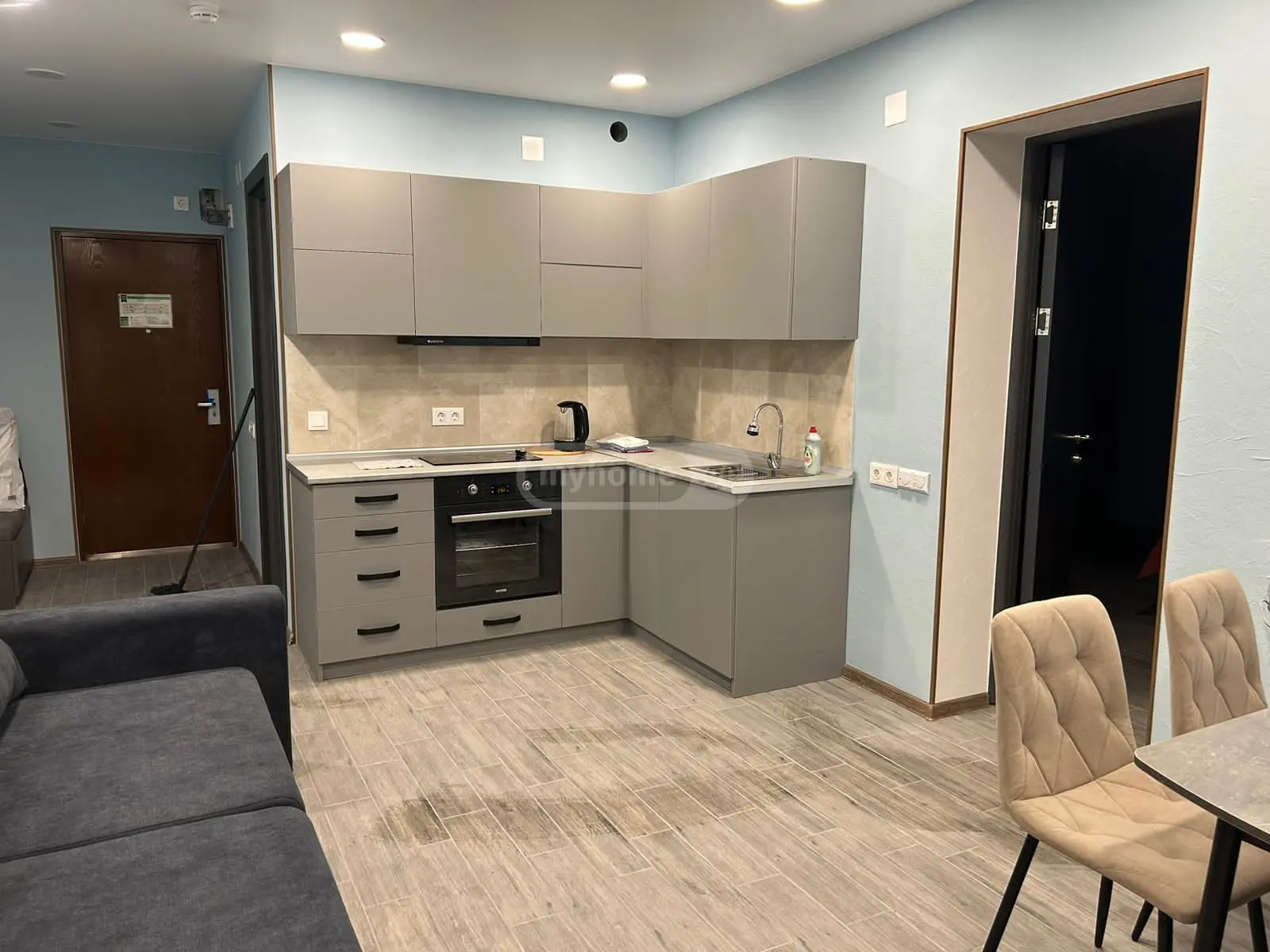 For Rent 2 Room Apartment view 3