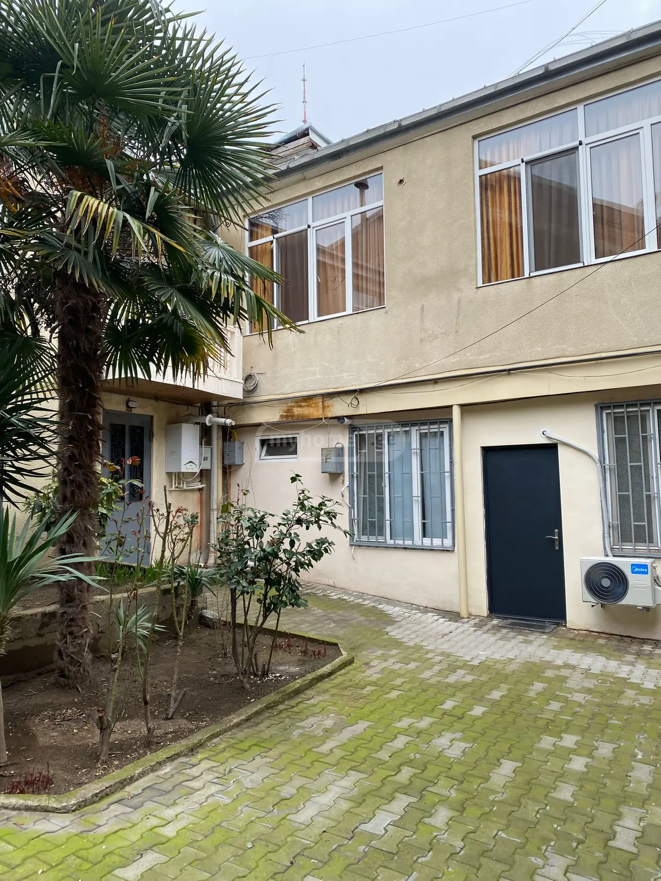 For Rent 3 Room Apartment Mtatsmindaze view 10