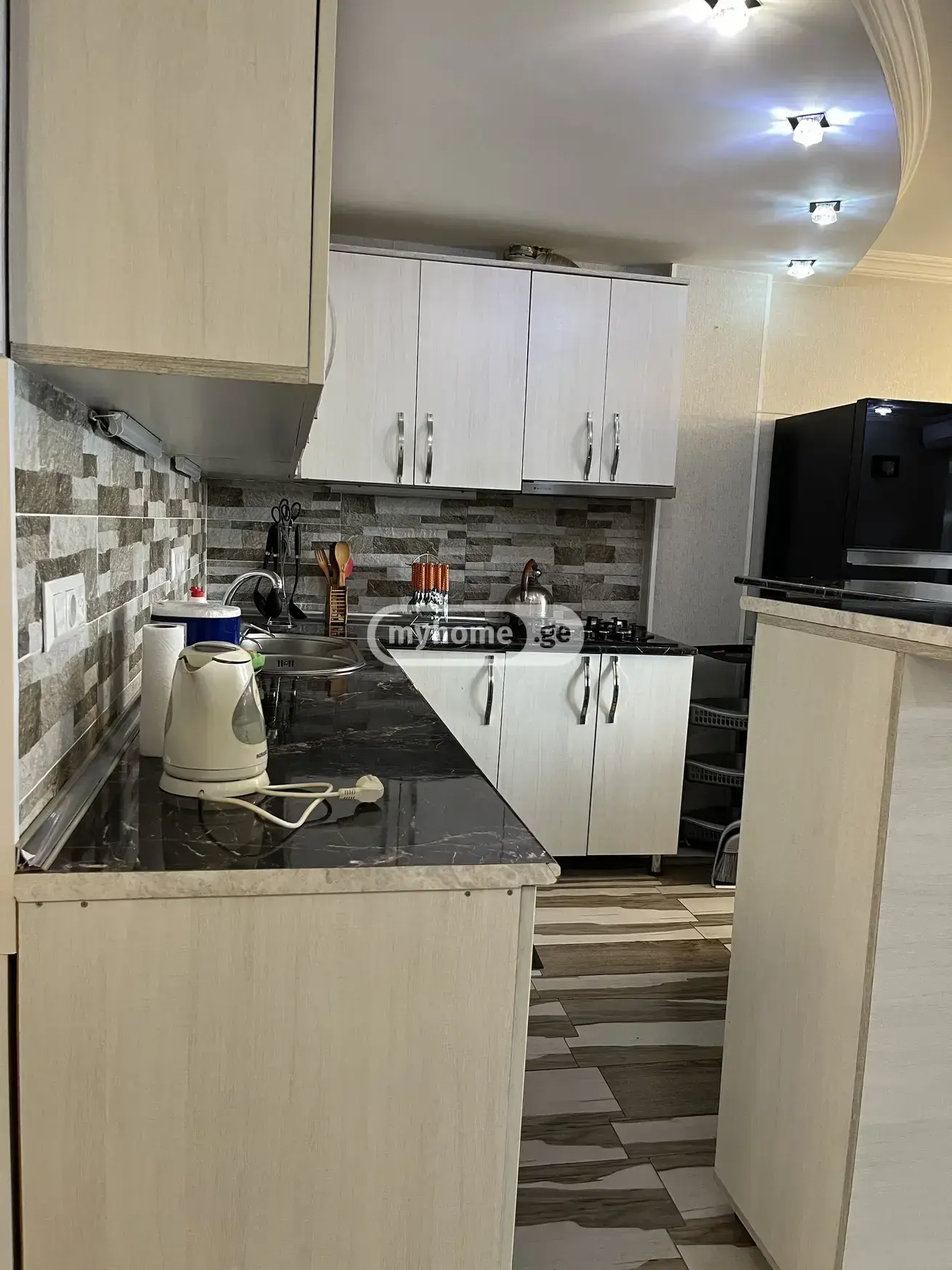 For Rent 5 Room Apartment Kutaisshi view 5