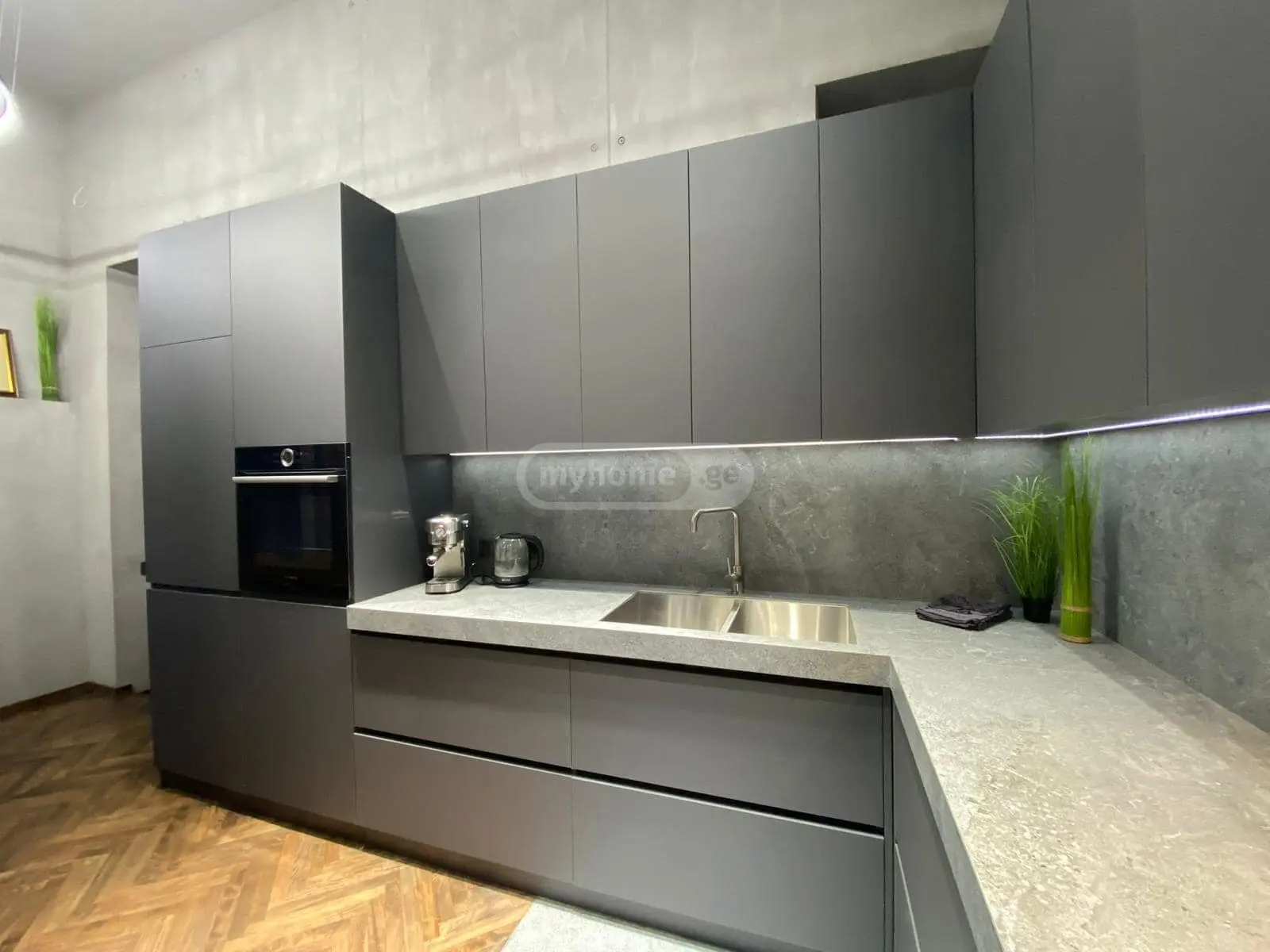 For Rent 3 Room Apartment Mtatsmindaze view 9