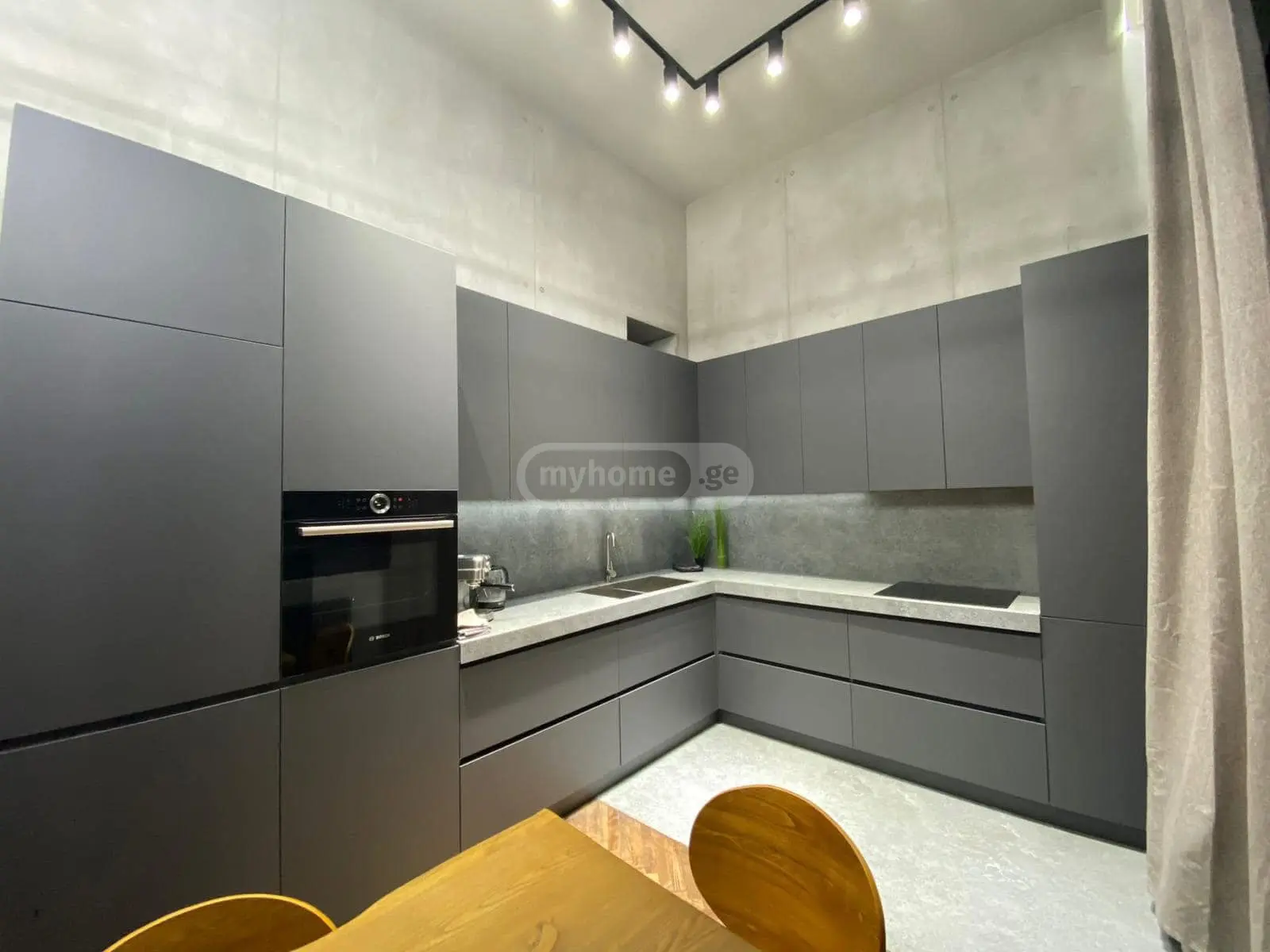 For Rent 3 Room Apartment Mtatsmindaze view 10