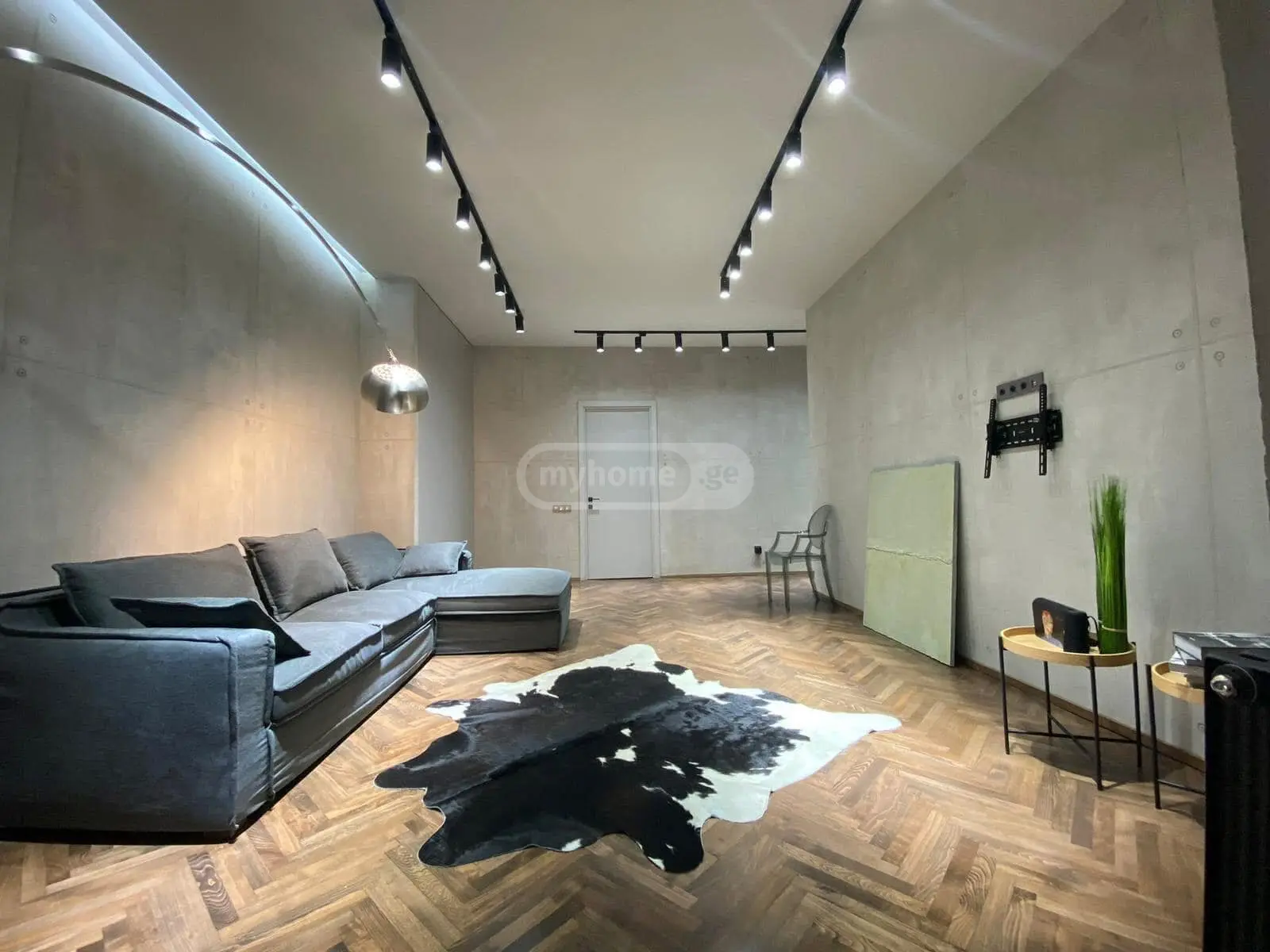 For Rent 3 Room Apartment Mtatsmindaze view 12