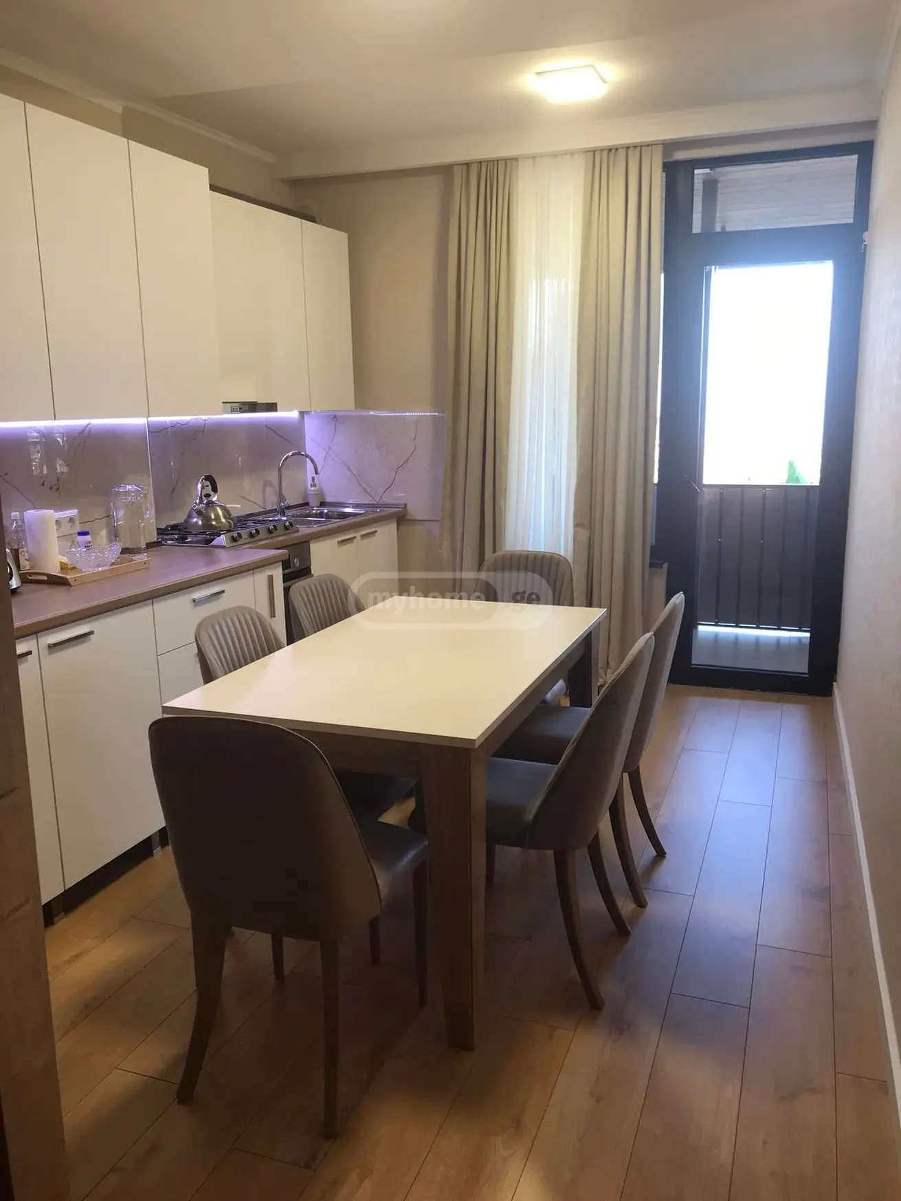 For Sale 5 Room Apartment Tsqnetshi view 9