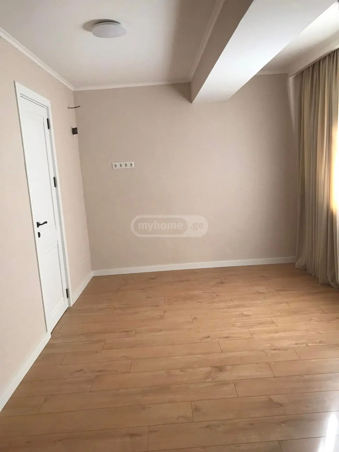 For Sale 5 Room Apartment Tsqnetshi view 5