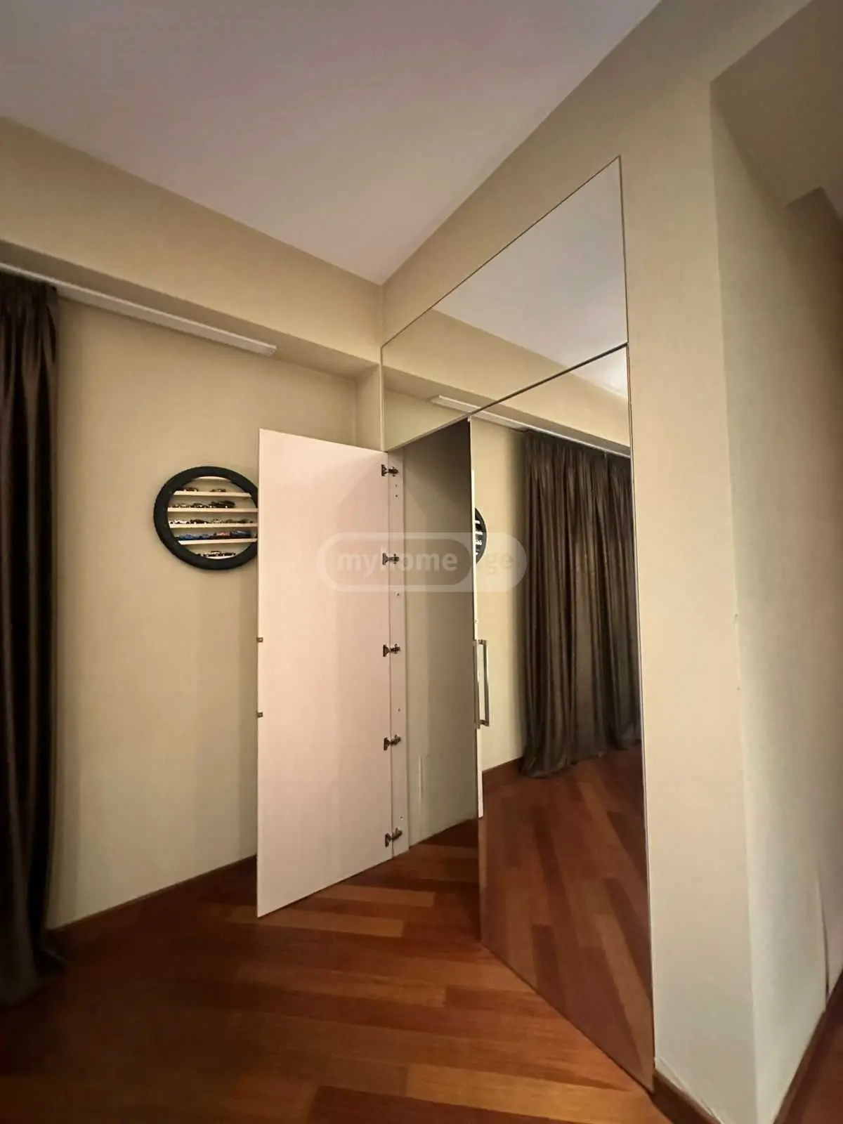 For Sale 4 Room Apartment view 6
