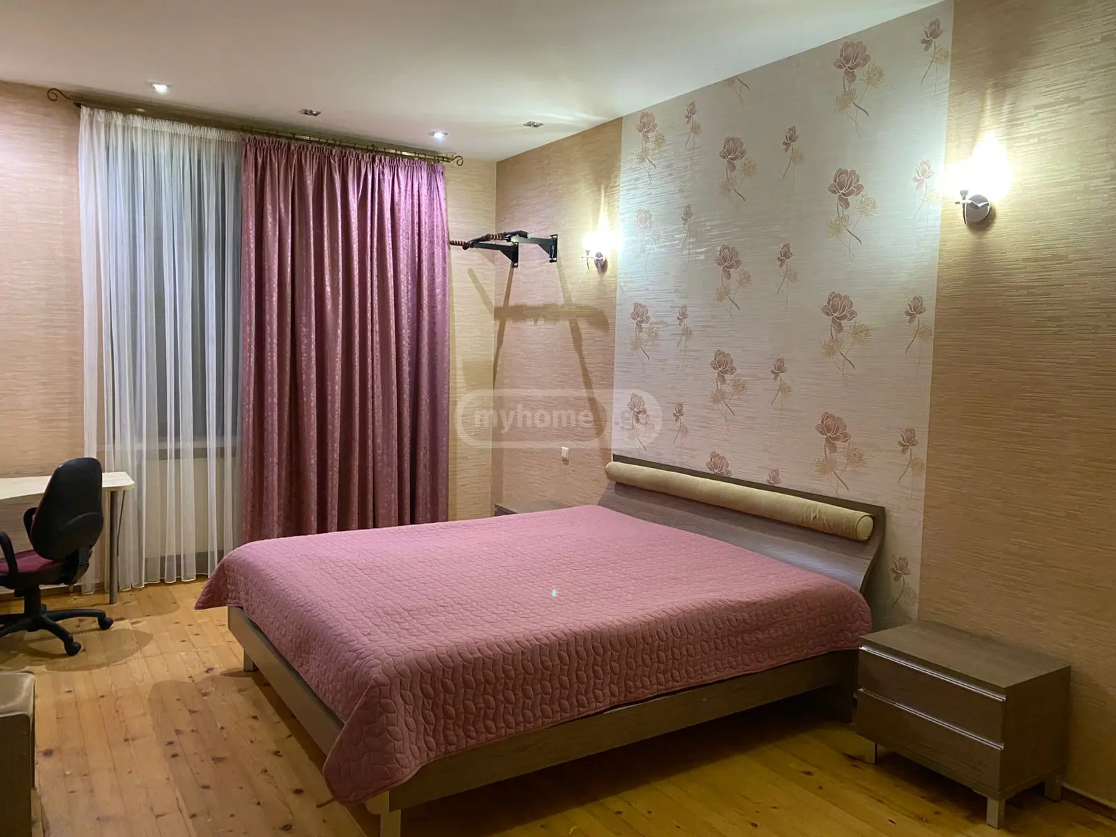 For Sale 6 Room Apartment Borjomshi view 5