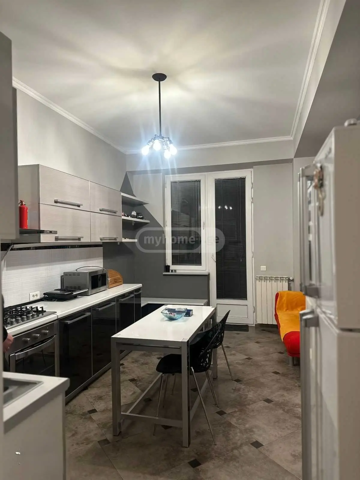 For Sale 4 Room Apartment view 2