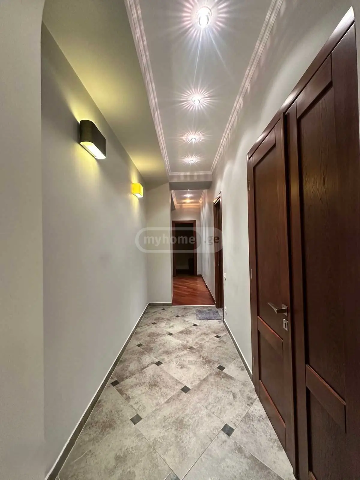 For Sale 4 Room Apartment view 8
