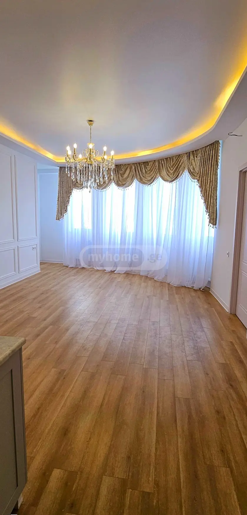 For Sale 4 Room Apartment view 1