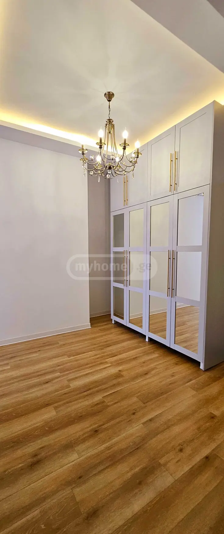 For Sale 4 Room Apartment view 4
