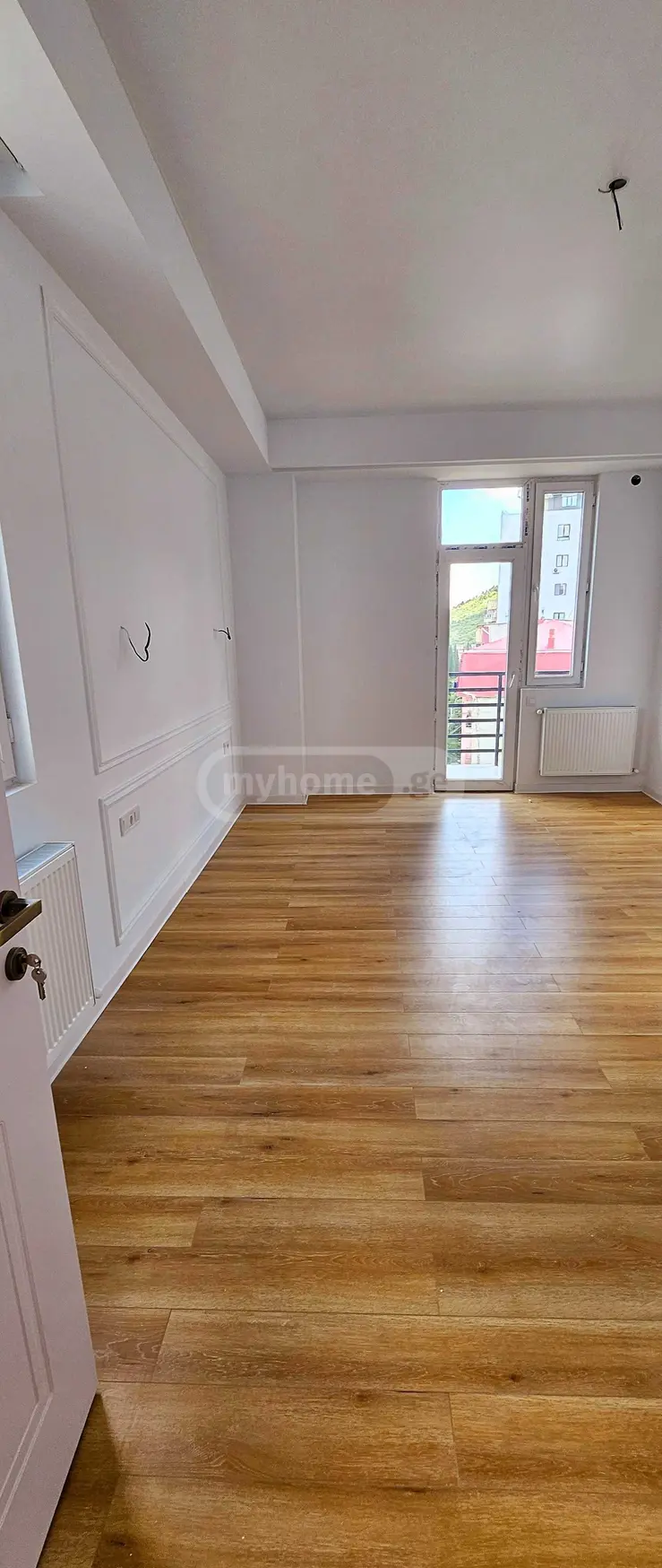 For Sale 4 Room Apartment view 8