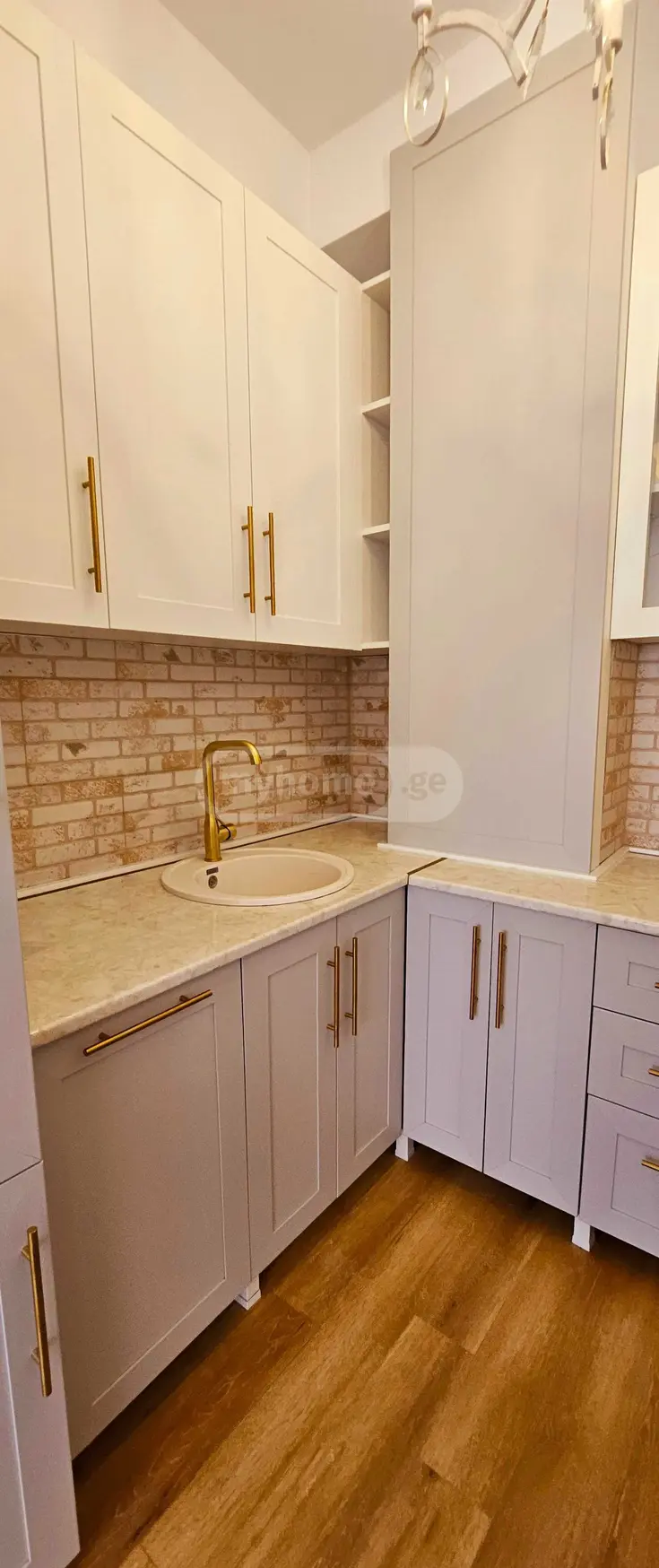 For Sale 4 Room Apartment view 5
