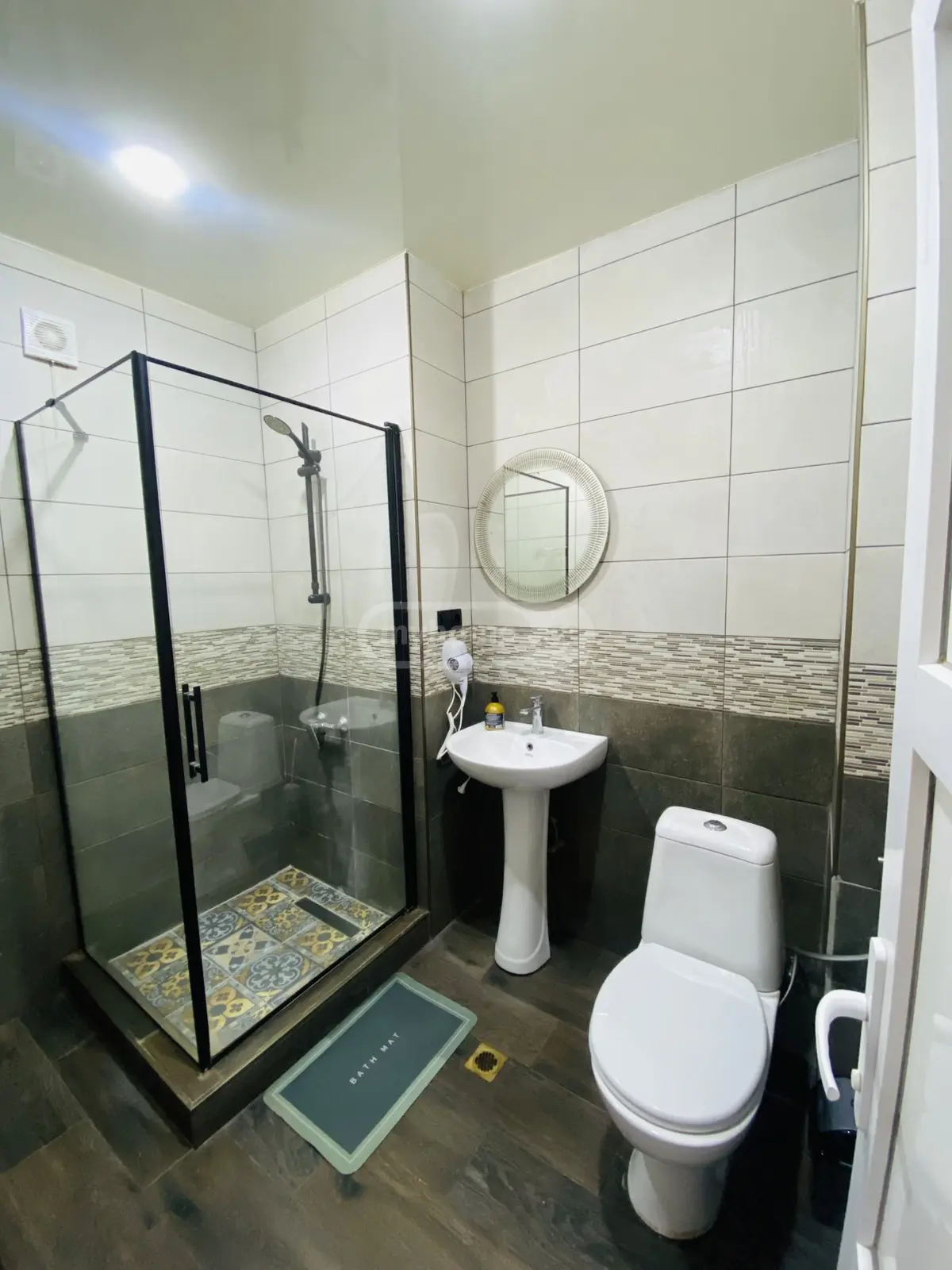 Daily Rent 1 Room Apartment Kutaisshi view 5