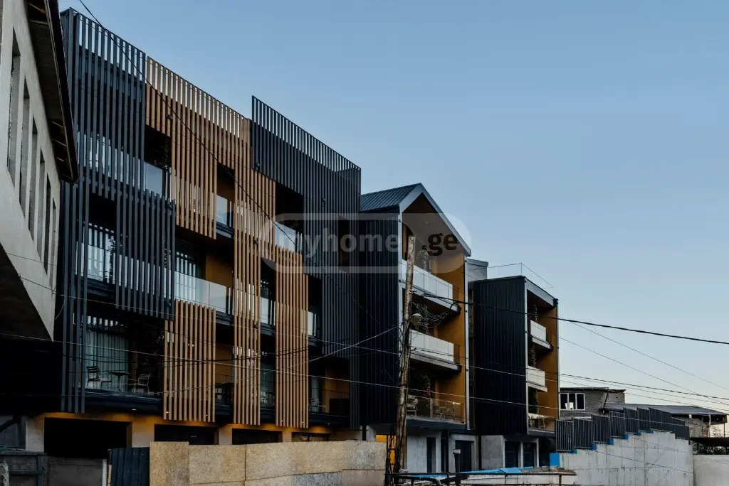 For Sale 10+ Room Sastumro Sololakshi view 1