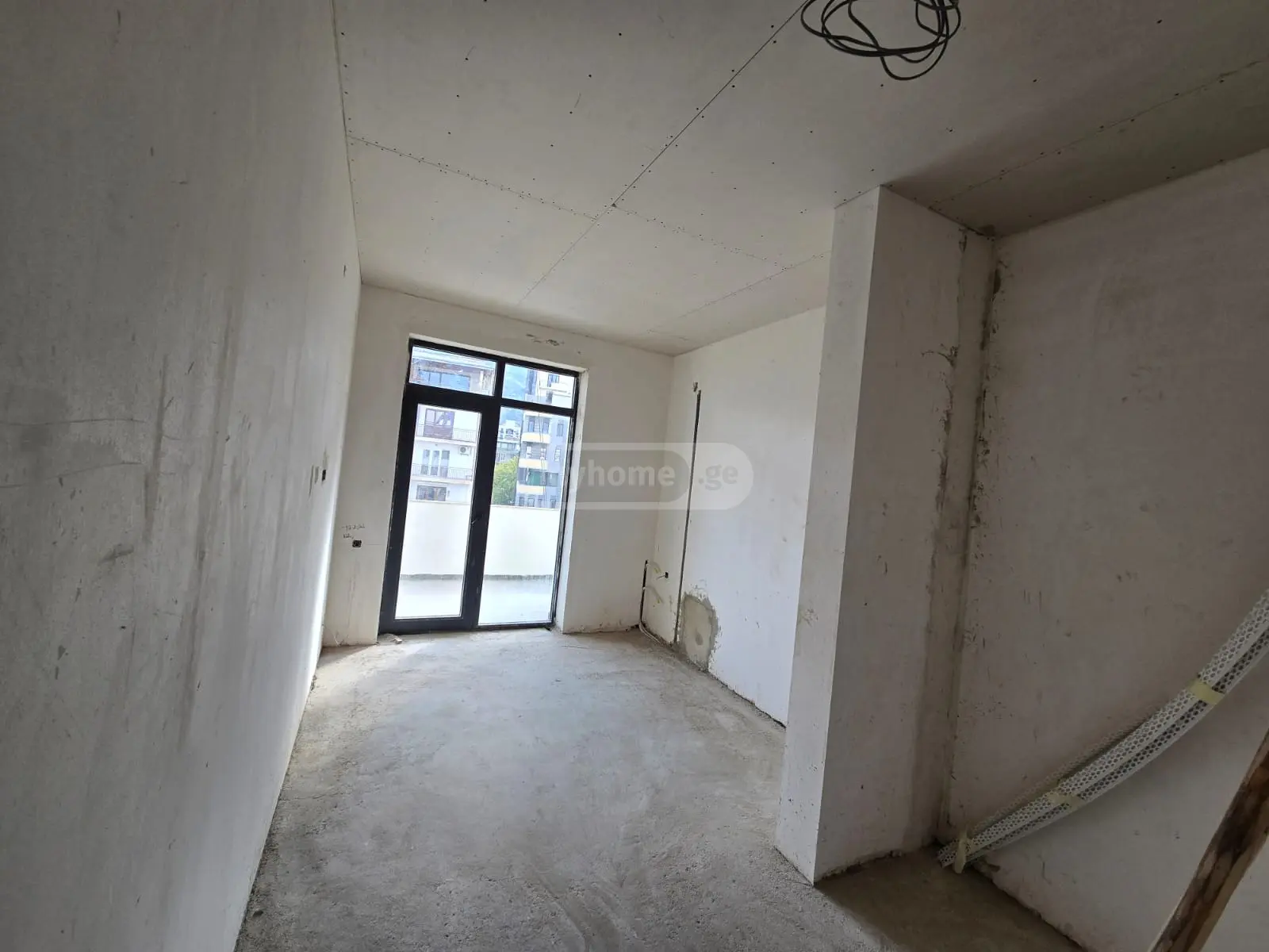 For Sale 4 Room Apartment view 7