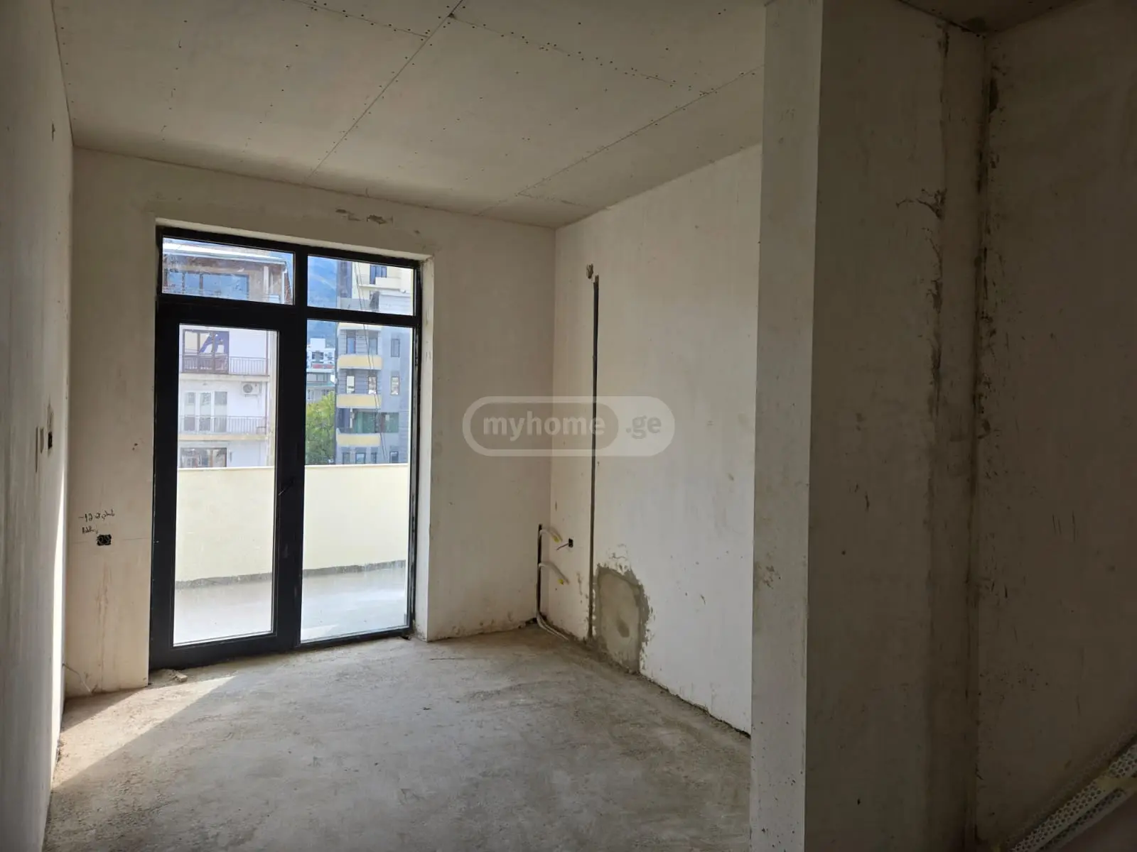 For Sale 4 Room Apartment view 6