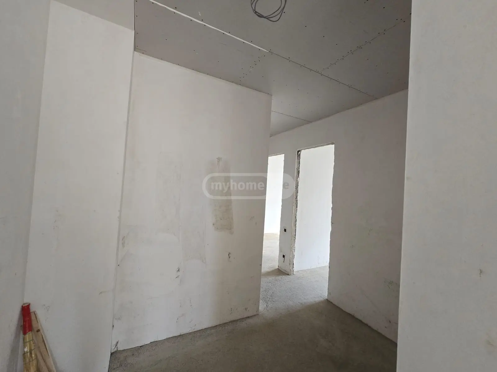 For Sale 4 Room Apartment view 9