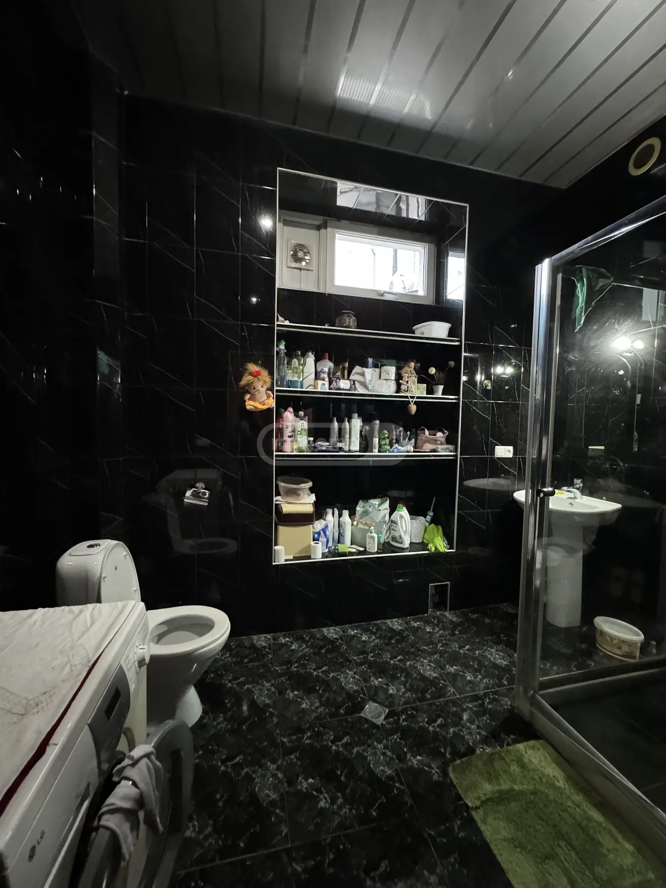 For Sale 4 Room Apartment Chughuretshi view 4
