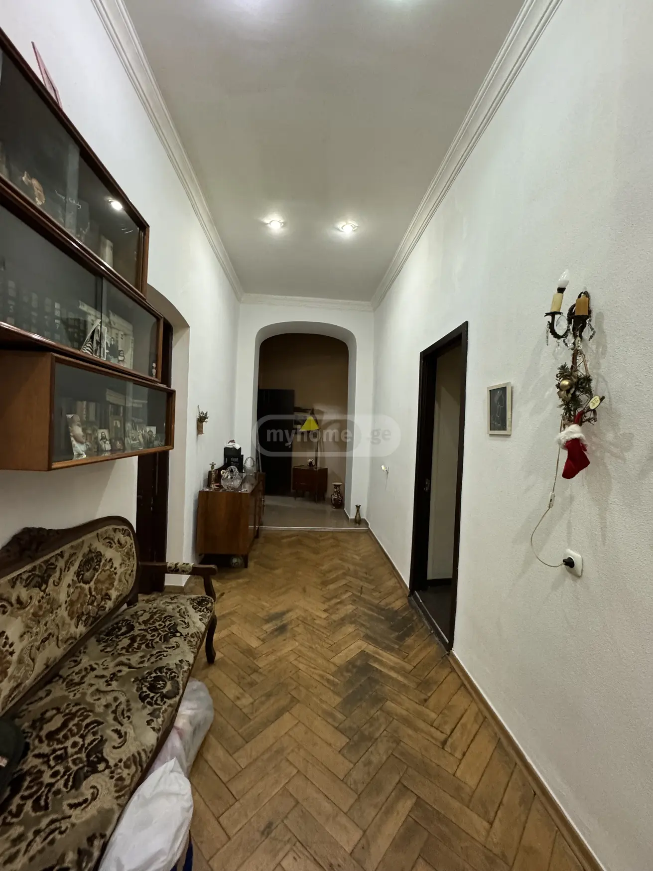 For Sale 4 Room Apartment Chughuretshi view 2