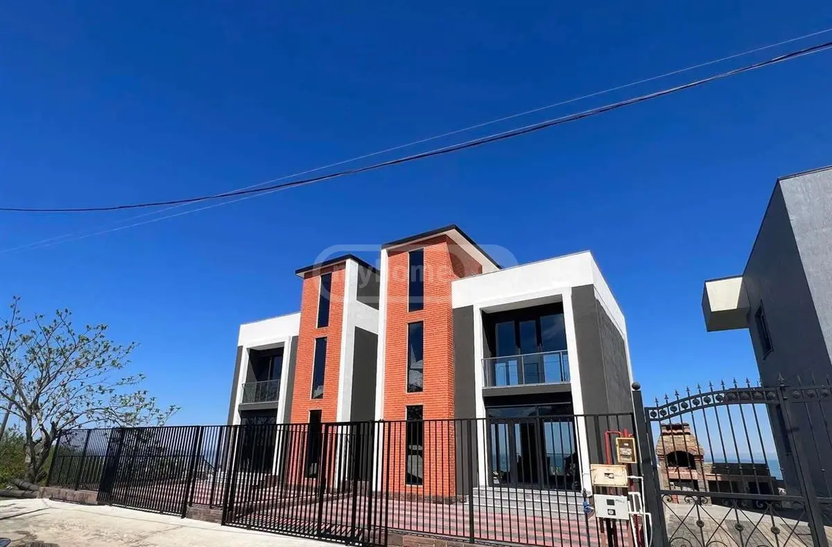 For Sale 6 Room Private House view 1