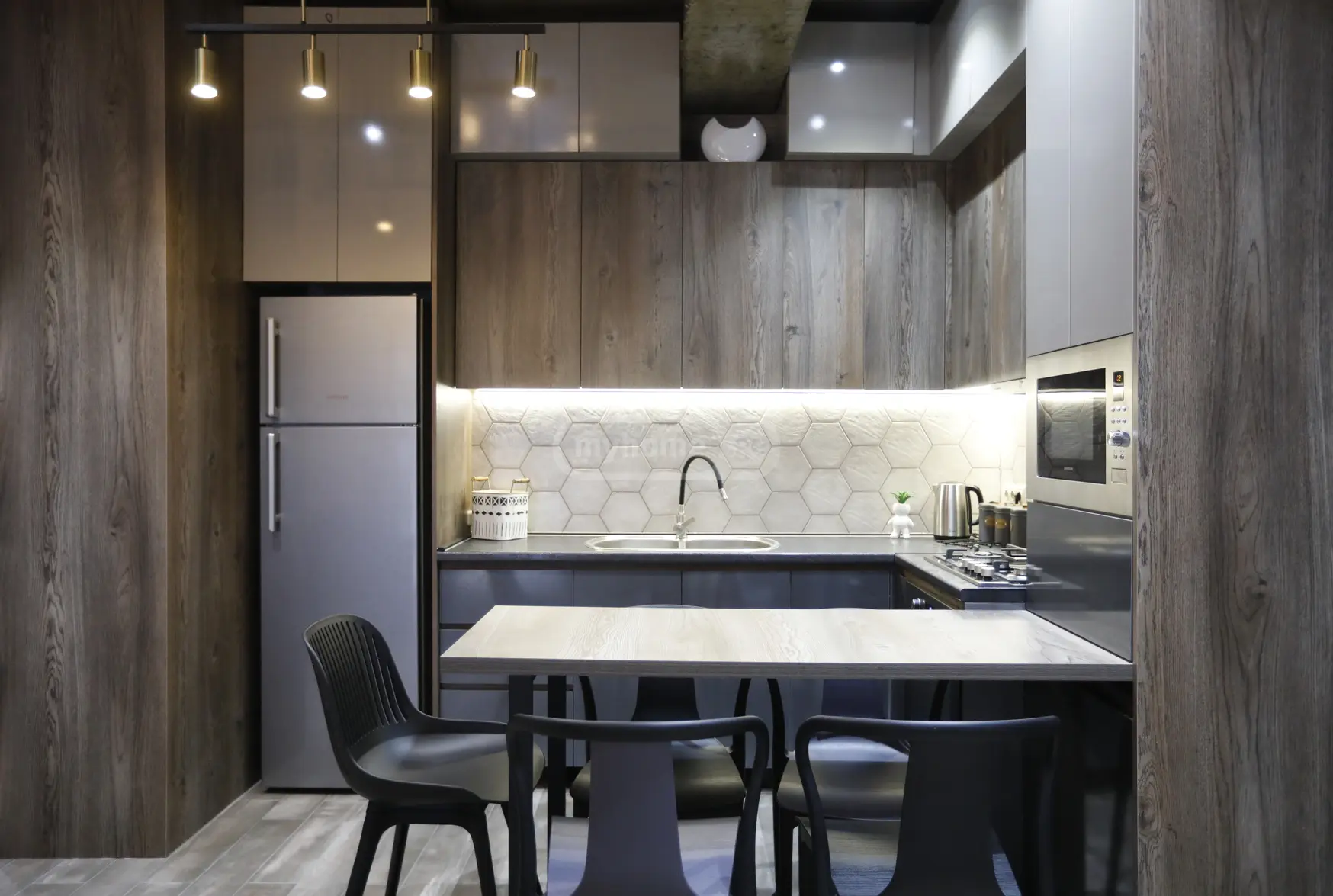 4 Room Flat Daily Rent. Isani view 17