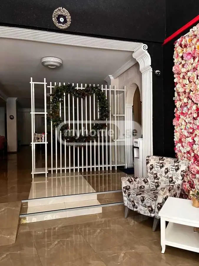 For Sale 10+ Room Sastumro In Batumi, 3 of 11