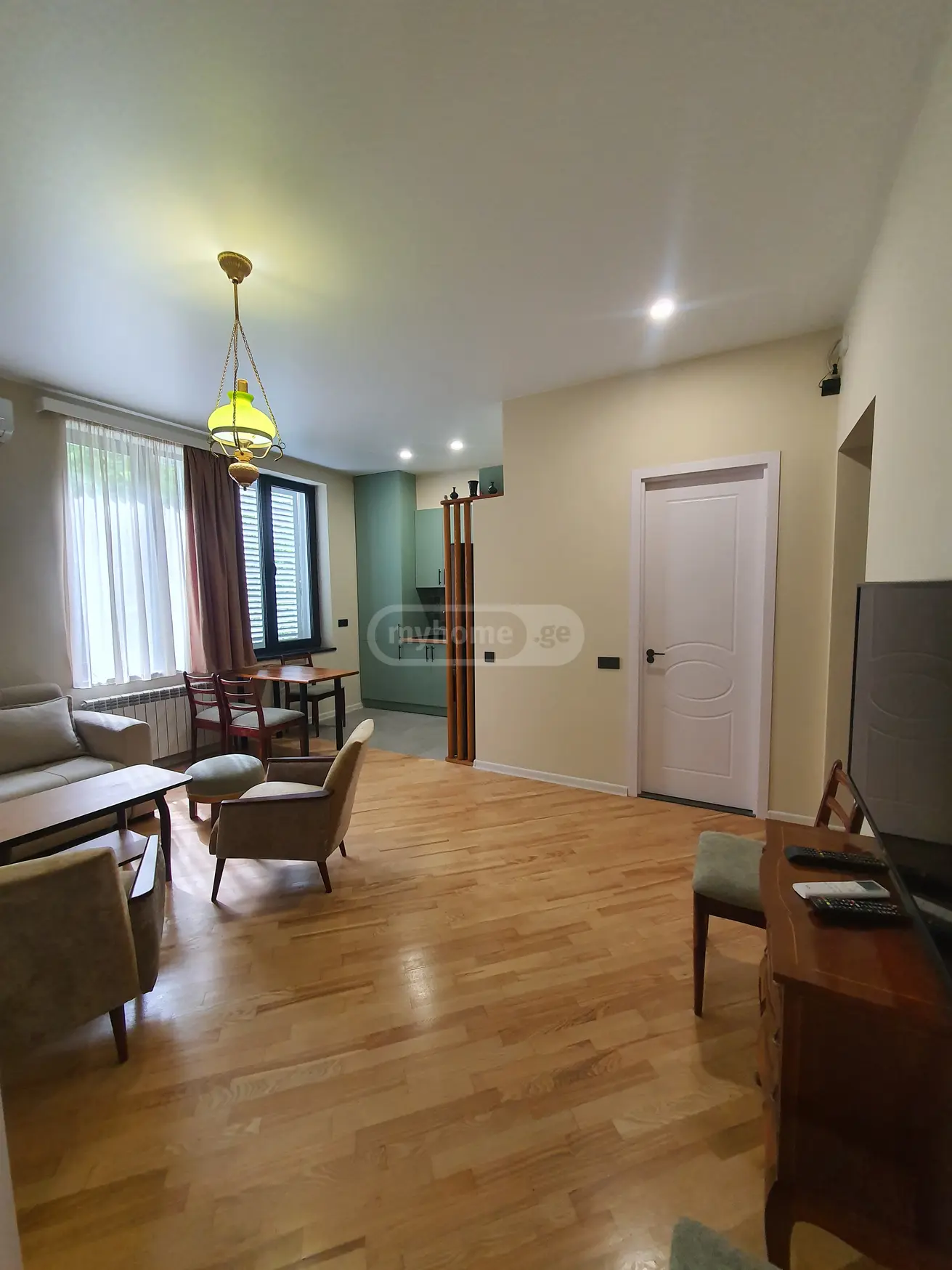 Daily Rent 2 Room Apartment Mtatsmindaze view 6