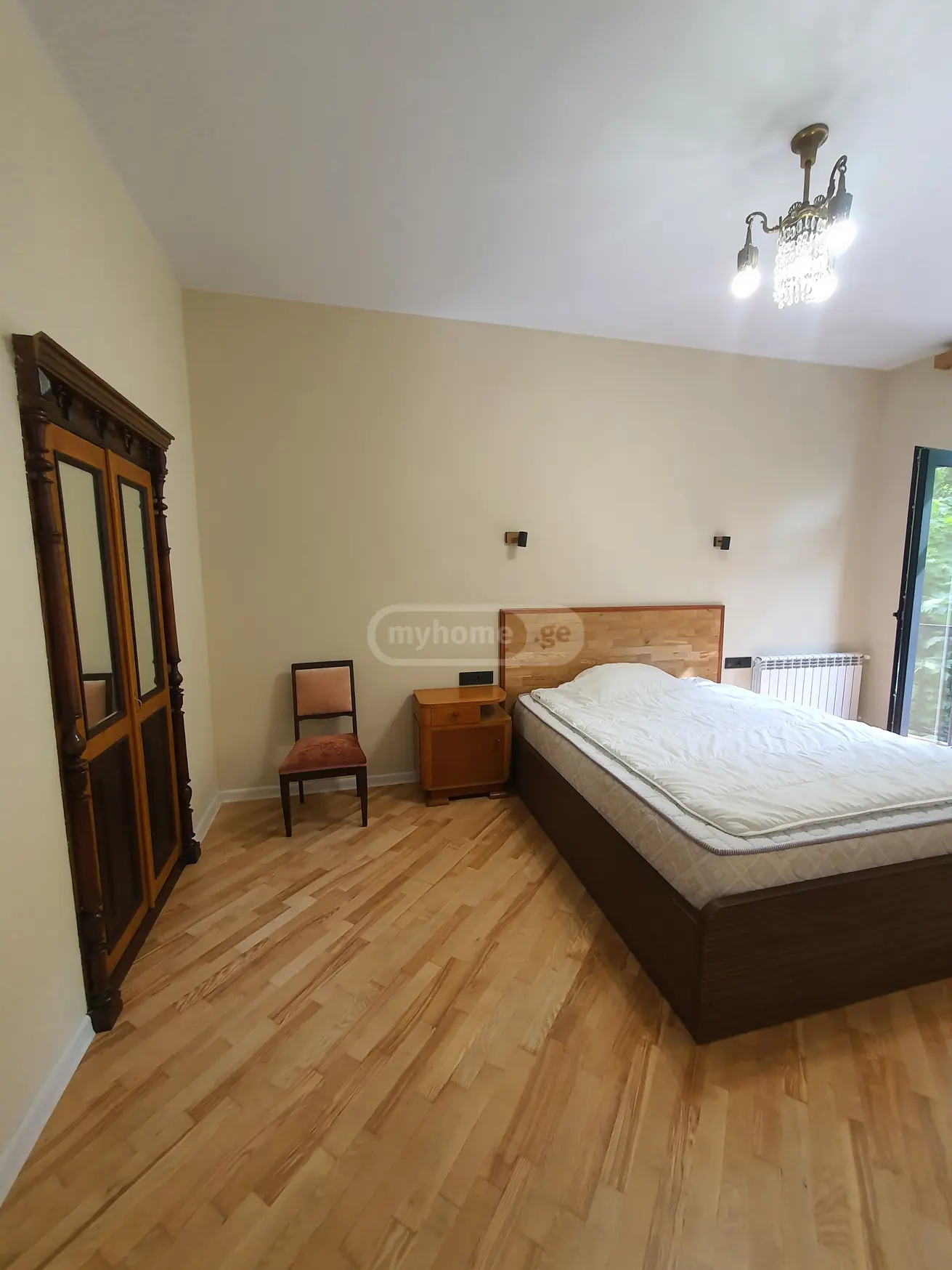 Daily Rent 2 Room Apartment Mtatsmindaze view 5