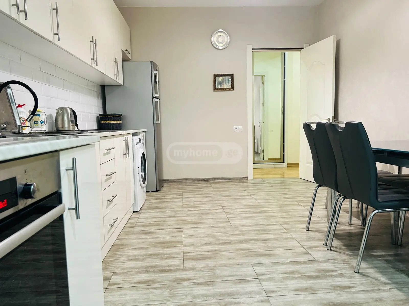 Daily Rent 4 Room Apartment, 4 of 12