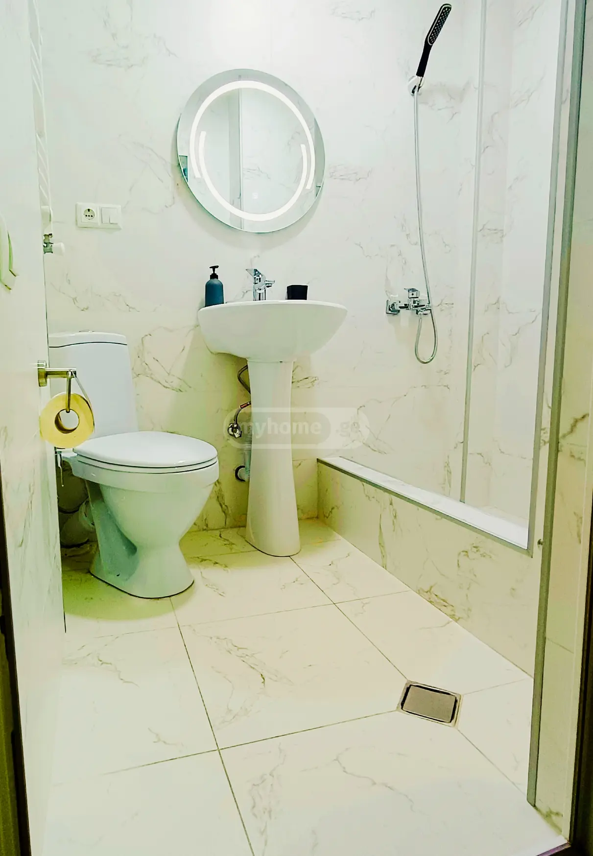 Daily Rent 2 Room Apartment Chughuretshi view 7