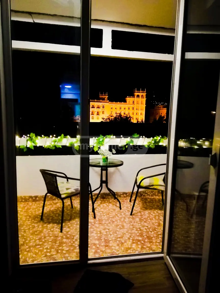 Daily Rent 2 Room Apartment Chughuretshi view 8