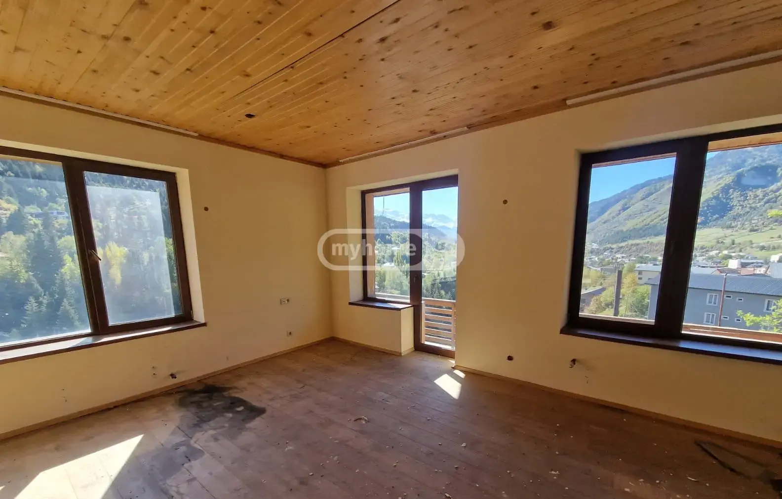 For Sale 10+ Room Sastumro Mestiashi view 4
