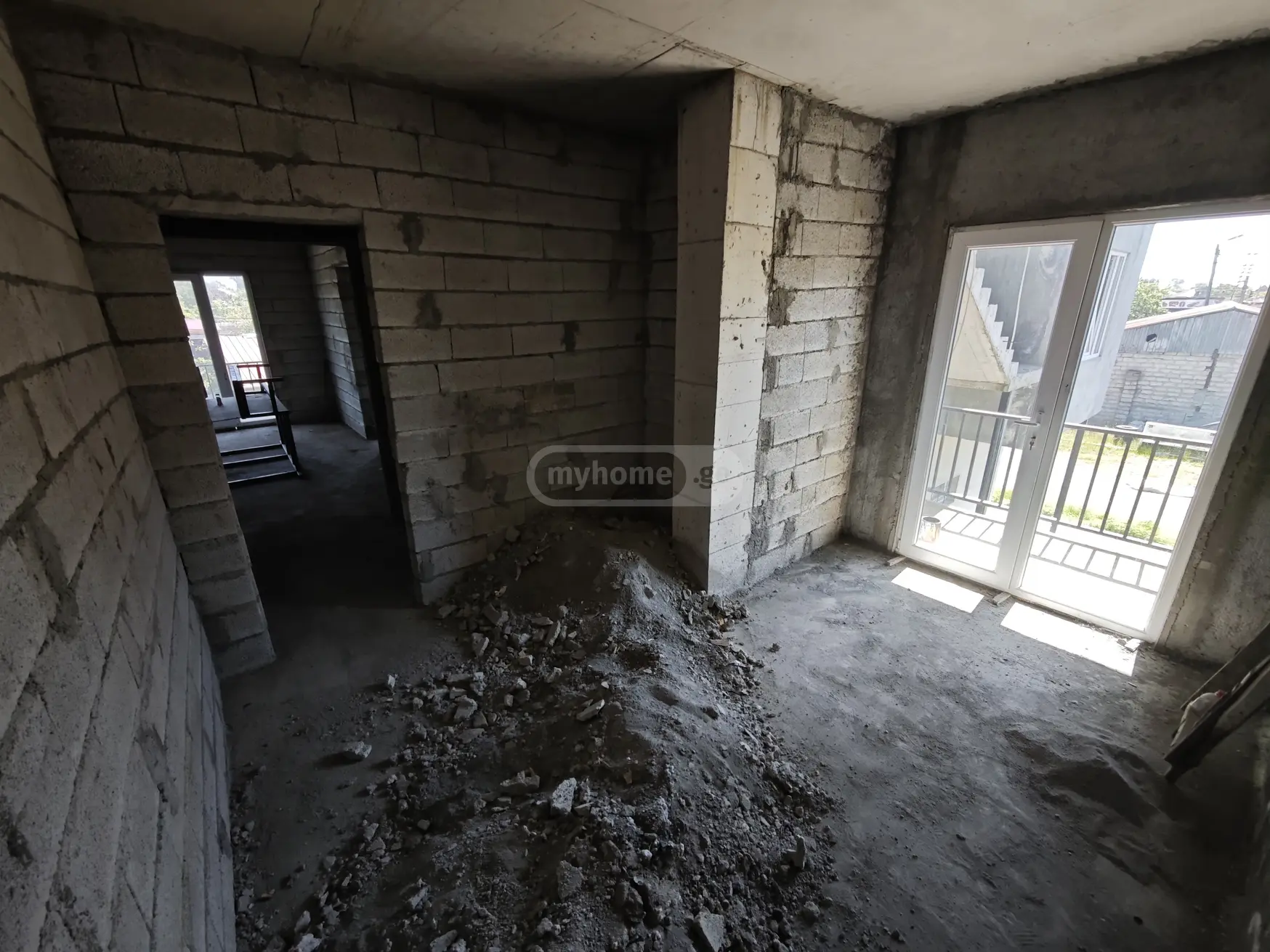 For Sale 3 Room Apartment view 6